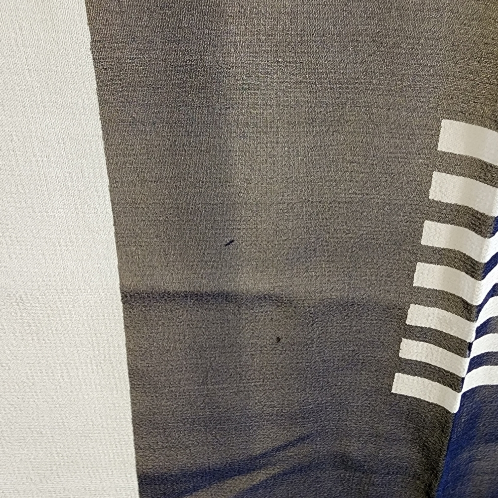 Albert Nipon for Collection XIIX Silk Scarf. - Picture 5 of 11